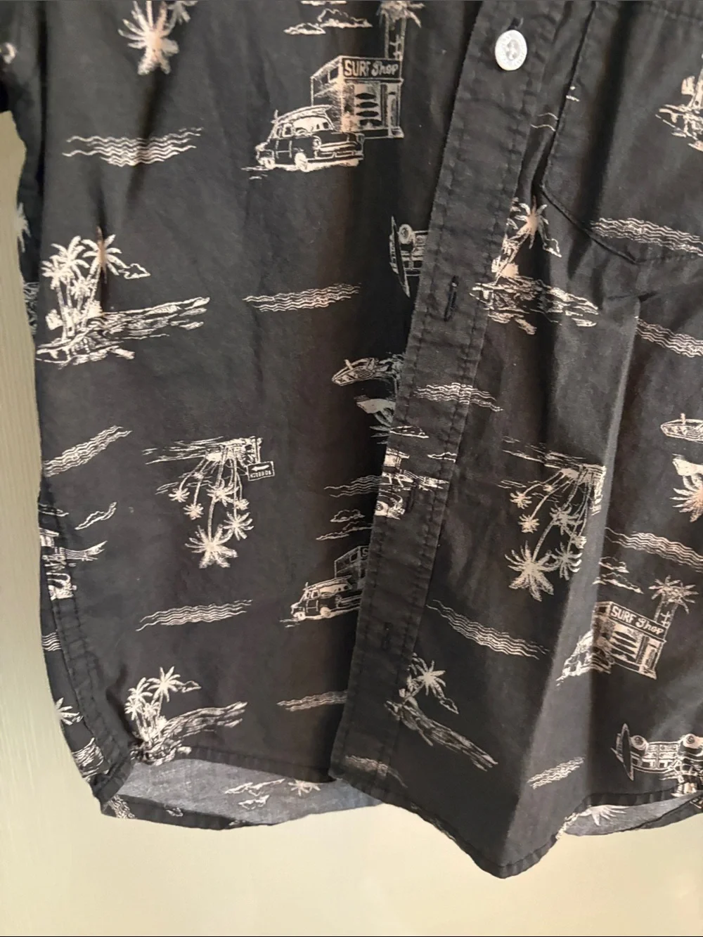 Old Navy Black Short-Sleeve Button-Down Shirt with White Tropical Print